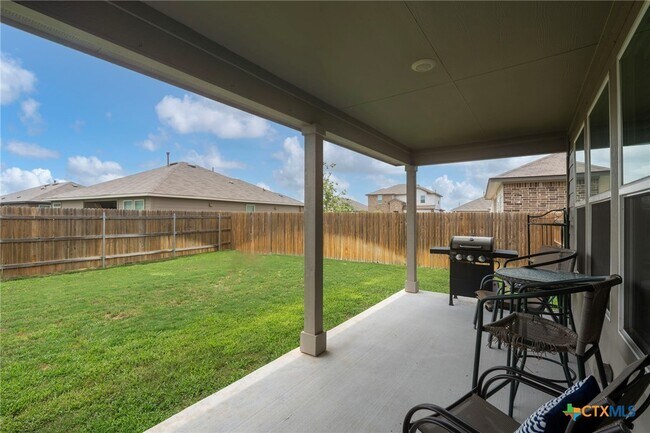 Building Photo - 1444 Acorn Wood