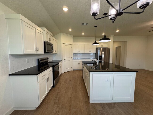 Building Photo - 4-Bedroom House for Rent in Temple