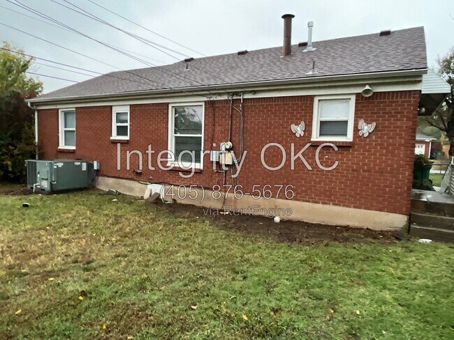 Building Photo - 3700 N Drexel Blvd