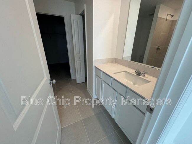 Building Photo - 2295 Green Valley St