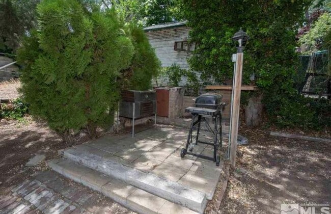 Building Photo - 308 College Ct