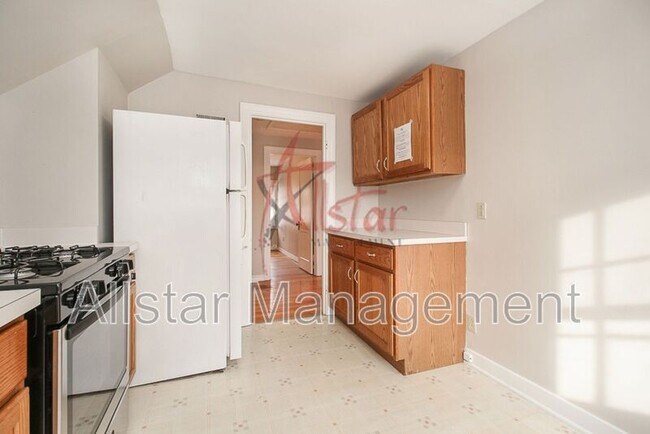 Building Photo - 1622 Northland Ave