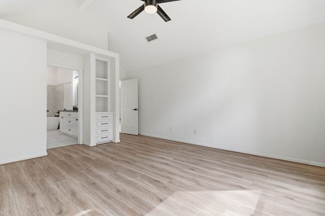 Building Photo - 23 Cedar Chase Pl