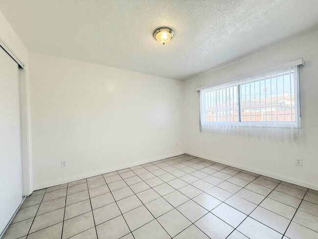 Building Photo - 14039 Orizaba Ave