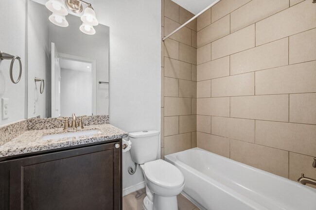 Building Photo - 617 W 24th St