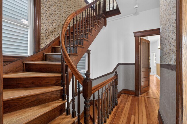 Building Photo - 42 Duer Pl