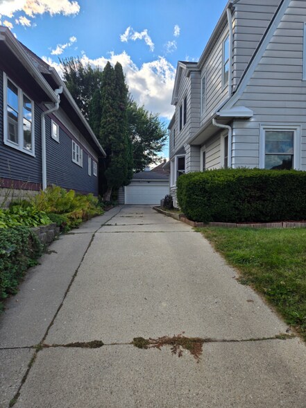 Building Photo - 2759 N 57th St