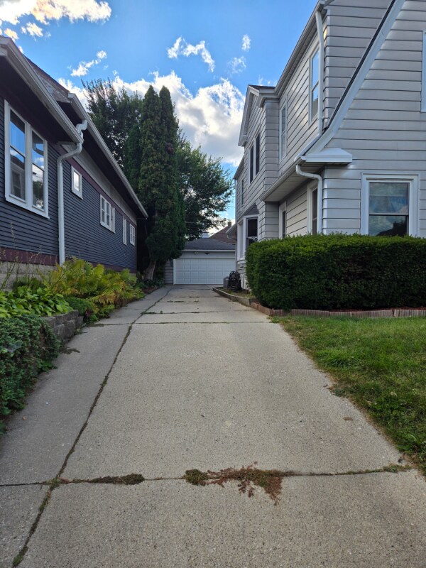 Building Photo - 2915 N 55th St