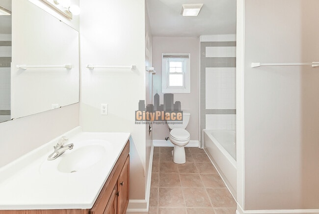 Building Photo - 519 Wallace Ave