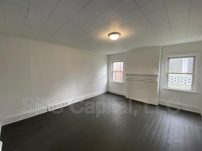 Building Photo - 340 S Second St