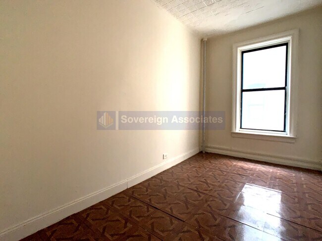 Building Photo - 121 Post Avenue