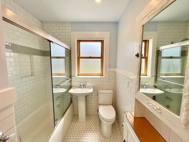 Building Photo - Westwood Park - Stunning 3BR+ / 2 BA Home w/Fabulous Back Yard! - PROGRESSIVE