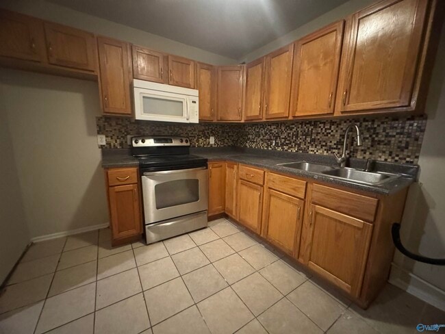 Building Photo - 4208 Proctor Cir NW