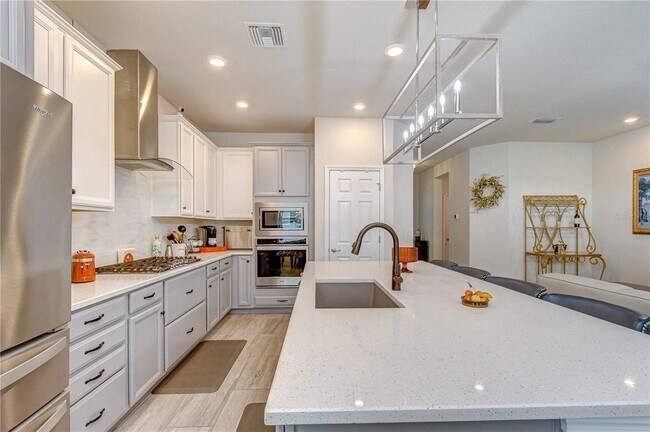 Building Photo - 15371 Caravan Ave