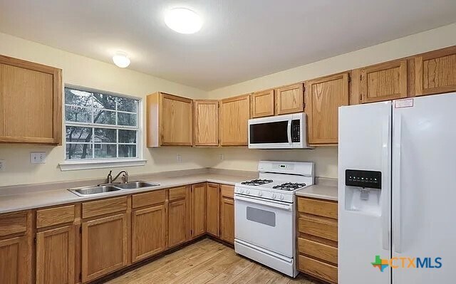 Building Photo - 624 Clyde Ct