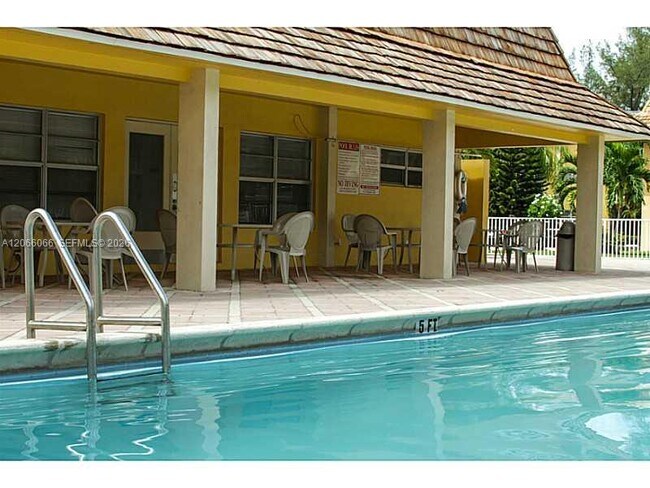 Building Photo - 7400 Miami Lakes Dr