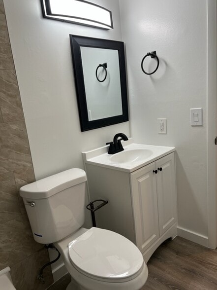 Upstairs Bathroom - 4174 Jefferson Ave