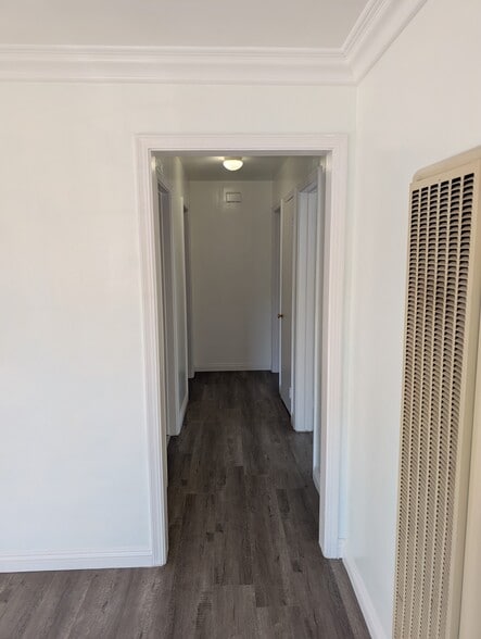 Building Photo - 2214 Eckhart Ave