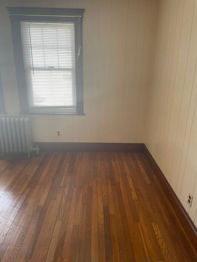 Building Photo - 202 High St