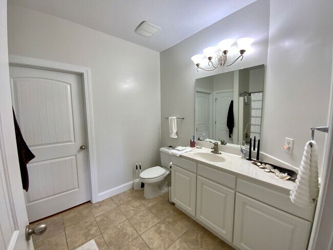 Building Photo - Furnished 3 bedroom 3 bath Condo - Flexible Term lease - Topsail Landing Community