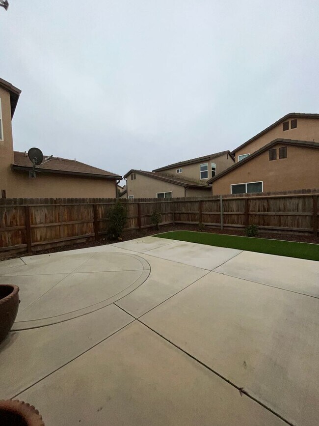 Building Photo - Available Soon!!  Avalon Gated Community!