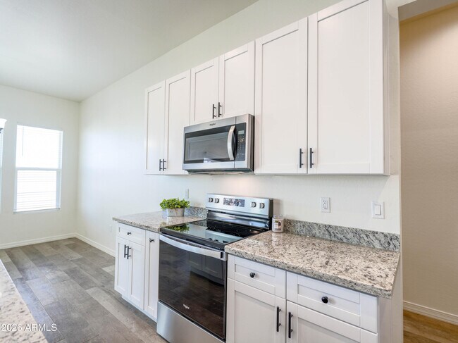 Building Photo - 11000 Cove Dr