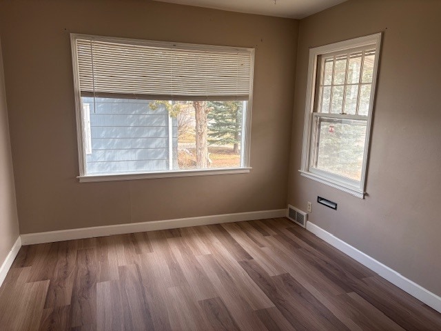 Building Photo - 720 E 15th St