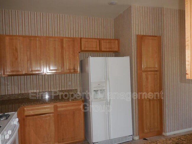 Building Photo - 3555 Meridale Dr