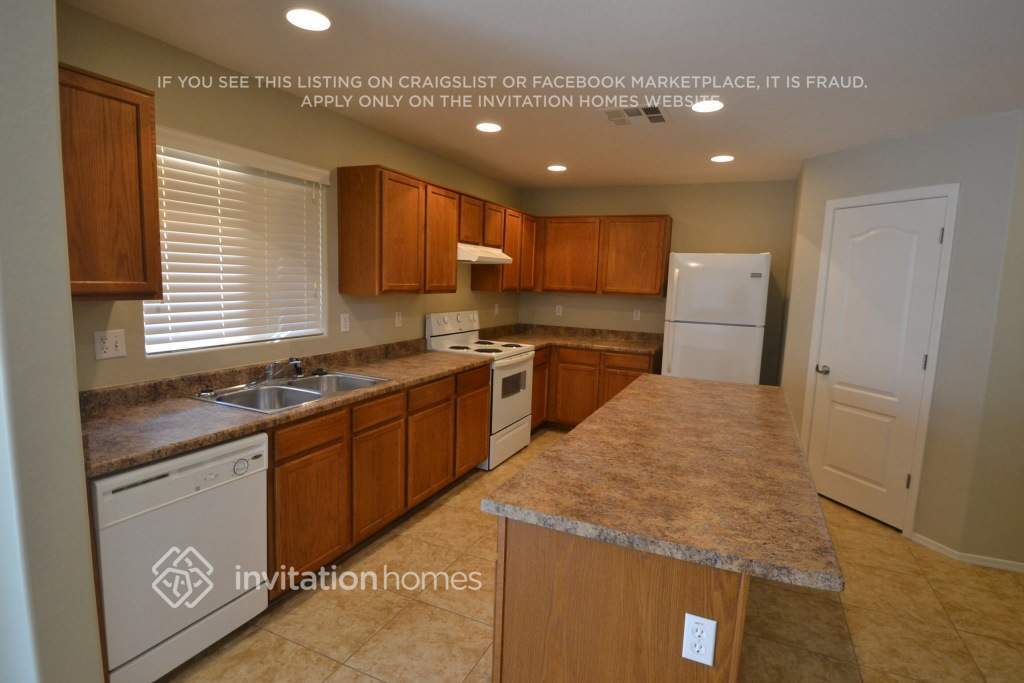 Building Photo - 12047 W Salter Dr