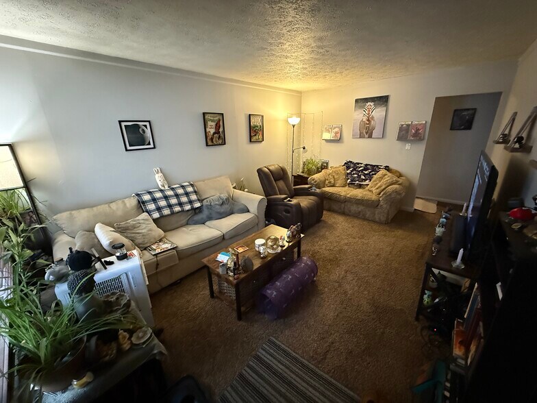 Building Photo - 929 Union Ave