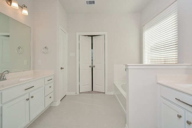 Building Photo - 8634 Herring Ln