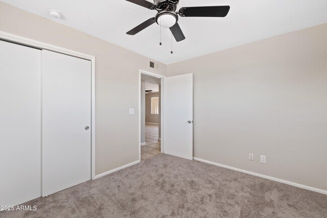 Building Photo - 10535 E Boulder Dr