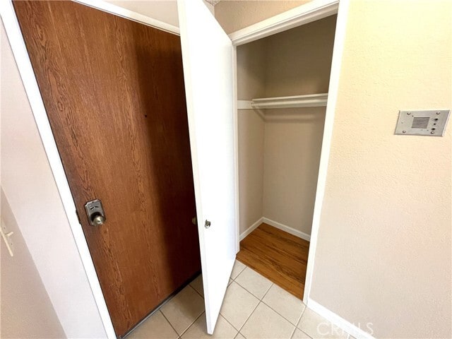 Building Photo - 2563 Plaza del Amo