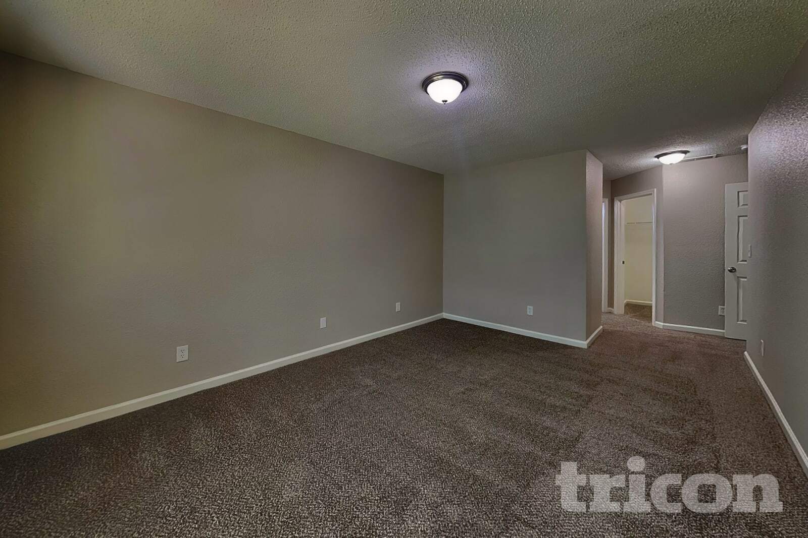 Building Photo - 2880 Lakestream Dr