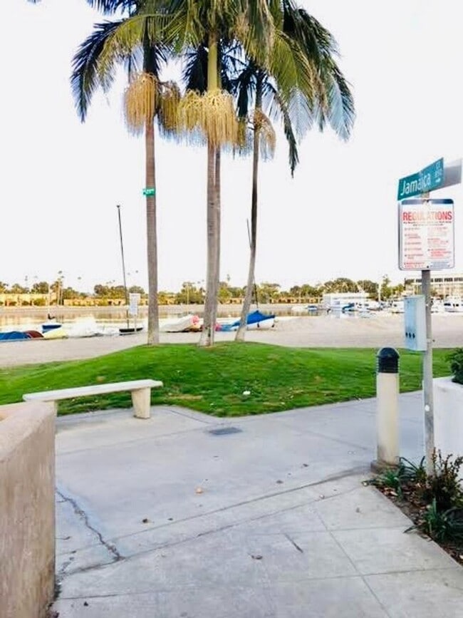 Building Photo - BAYSIDE STUDIO IN MISSION BEACH - ONLY $ 1,595/mo!