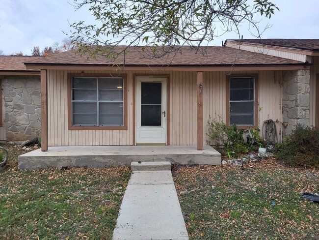 Building Photo - Beautifully Remodeled Condominium for Immediate Move-In