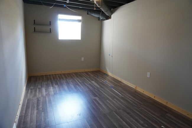 Building Photo - 942 Mildred Dr