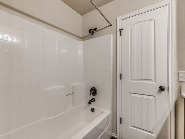 Building Photo - 3 Bedroom home in Deer Creek ISD - Montague/Sonador Addition - Community Pool