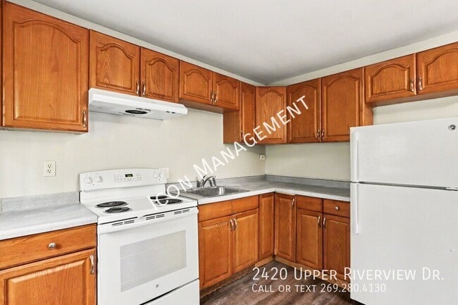 Building Photo - 2420 Upper Riverview Dr