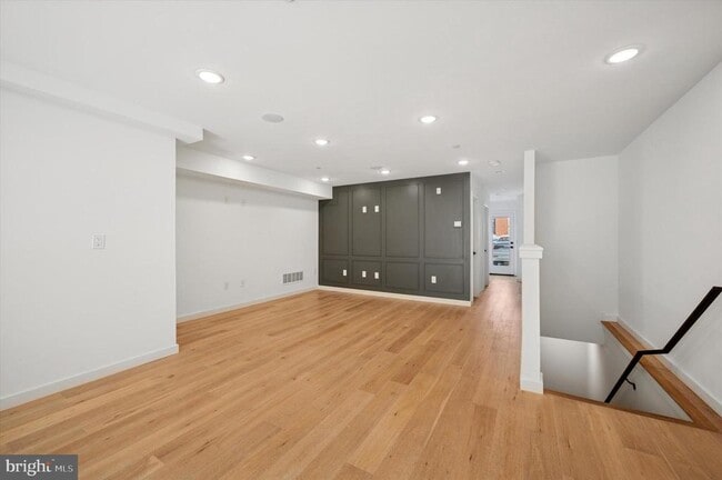 Building Photo - 871 N 20th St