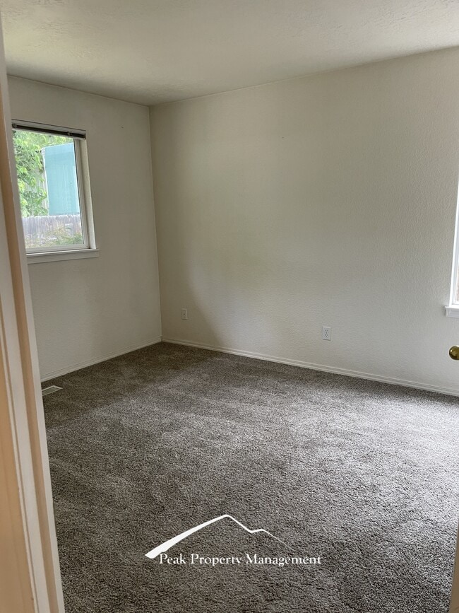 Building Photo - 6196 W Villa Park St