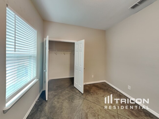 Building Photo - 2936 Whispering Trails Dr