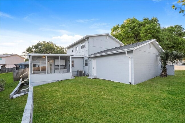 Building Photo - 392 Crystal Ave