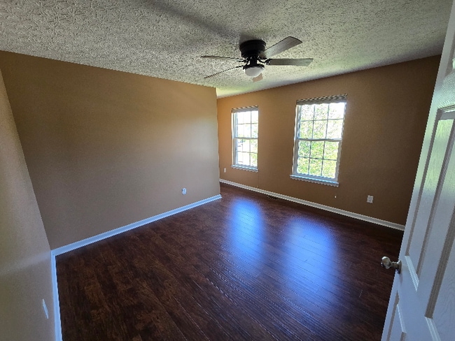 Building Photo - 625 Cleary Dr