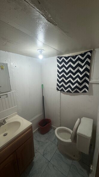 Building Photo - 781 Bushwick Ave