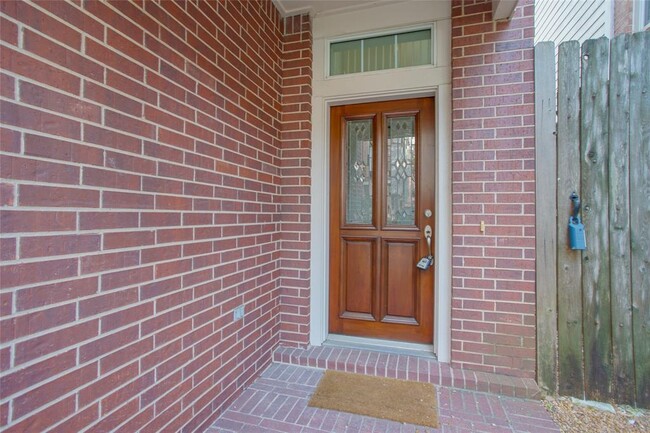 Building Photo - 710 Hartman St