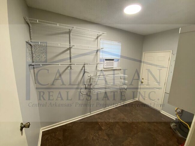 Building Photo - Sherwood 3 Bedroom Home