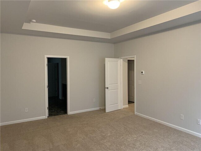 Building Photo - 430 Broadmoor Dr