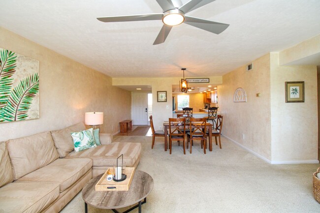 Building Photo - ** 2/2 CHARMING FURNISHED CONDO AT THE ISL...