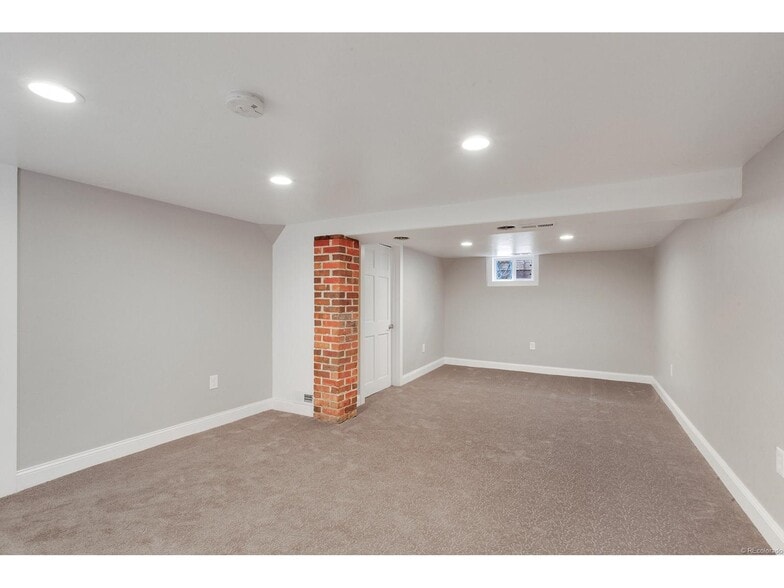 Building Photo - 3732 Quivas St